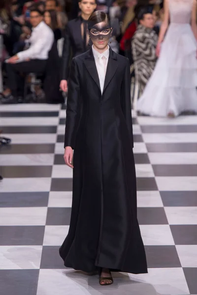Look 70